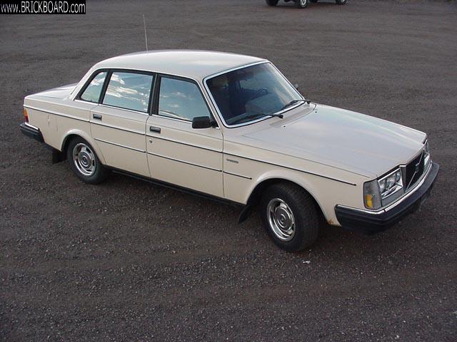 Volvo -- My Second Volvo - 83 244 DL (B23F)
